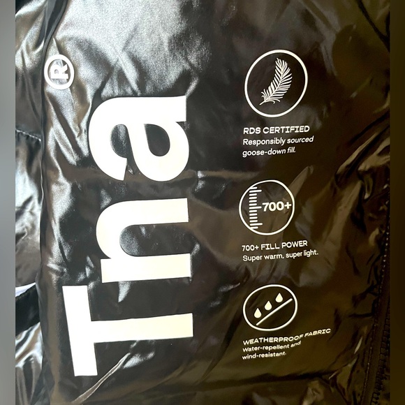 SOLD!! TNA Aritzia EUC The Super Puff Long Vest- Size M - Picture 4 of 6